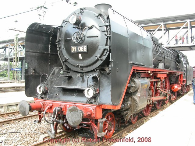 DRG cl 01 Express Steam Loco w/Tender