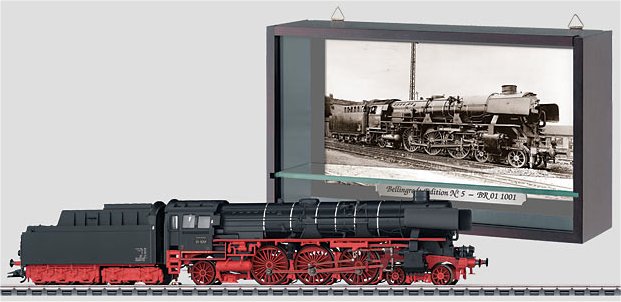 DB Class 01.10 Karl Bellingrodt Steam Locomotive w/Tender