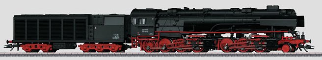 DB Class 53.0 Borsig Steam Locomotive w/Condensation Tender.