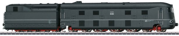 DRB Class 05 Streamlined Steam Locomotive with Tender