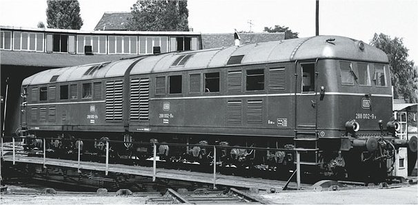 DB 288 002-9 a/b Double Diesel Locomotive, Era IV