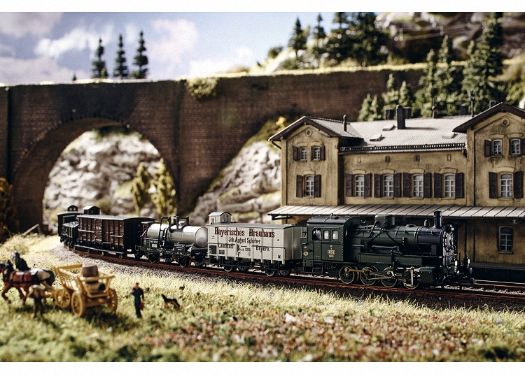 Class R 4/4 Steam Locomotive